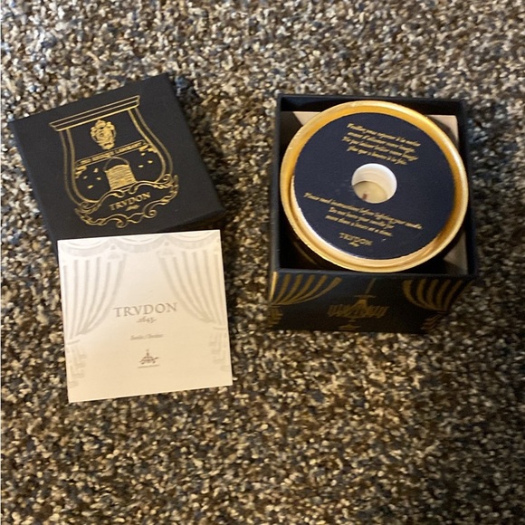 New with Box! Trudon Arosa Candle, 9.5 oz. - Picture 6 of 10